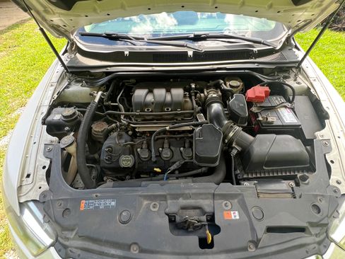 Used 2015 Ford Taurus Limited w/ Equipment Group 301A FWD image 15