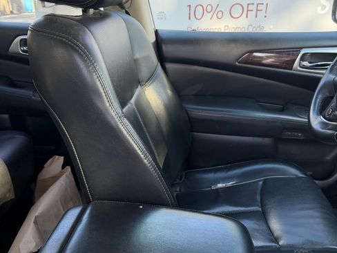 Used 2016 Nissan Pathfinder Platinum w/ Family Entertainment Package image 17