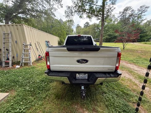 Used 2019 Ford F250 XLT image 5