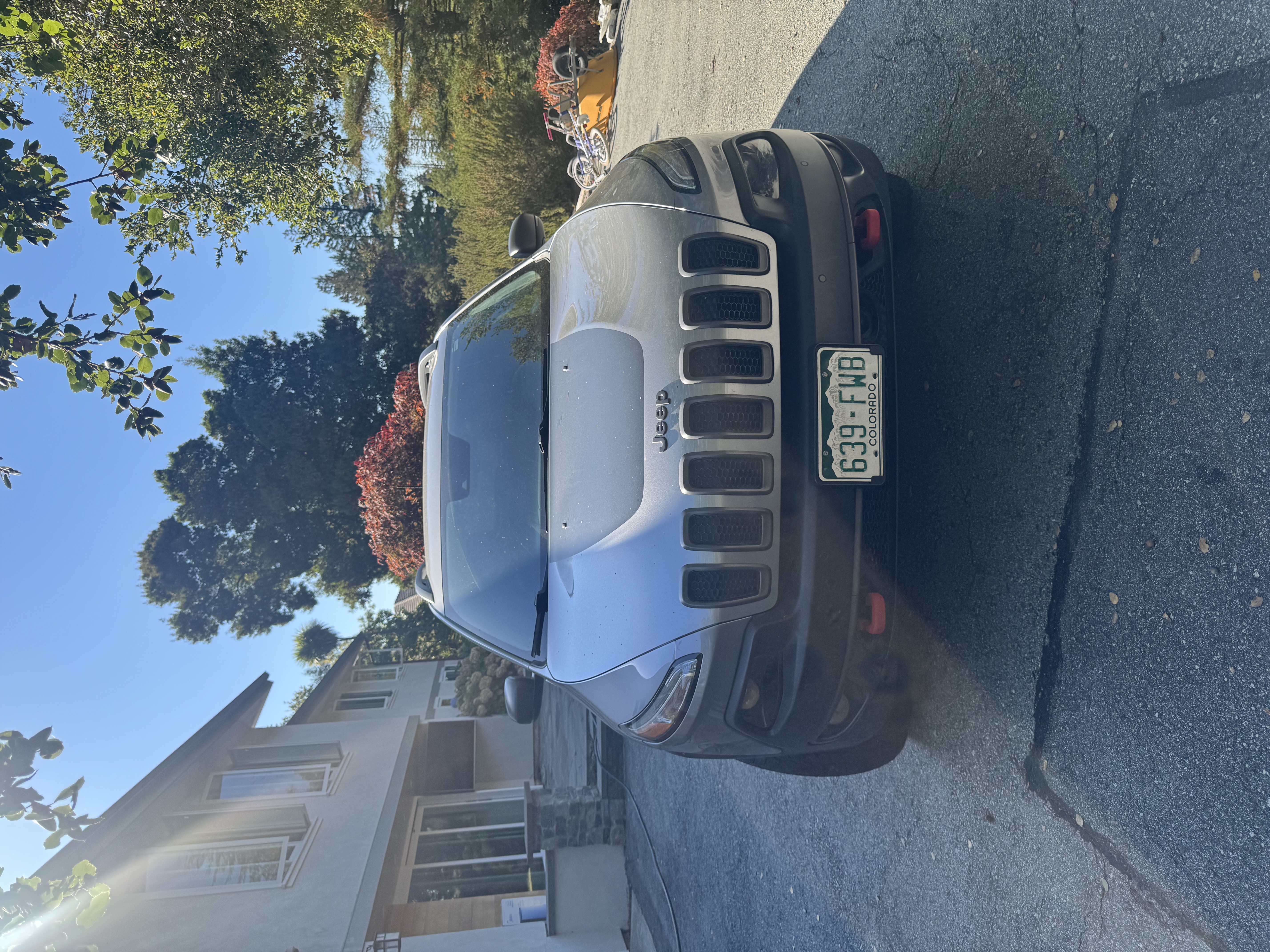 Used 2016 Jeep Cherokee Trailhawk w/ Comfort/Convenience Group AWD/4WD image 2