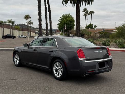 Used 2015 Chrysler 300 Limited RWD image 10