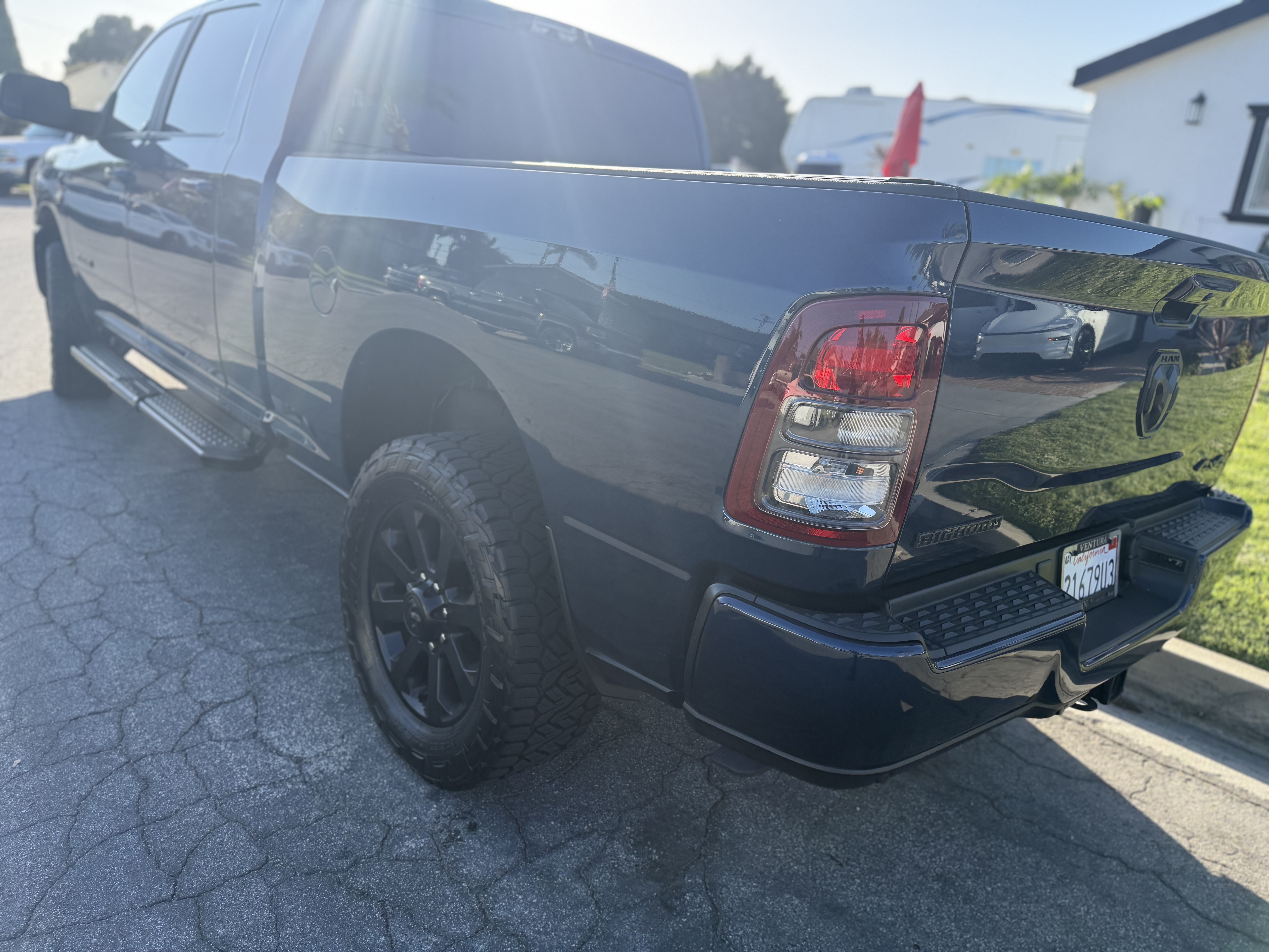 Used 2022 RAM 2500 Big Horn w/ Night Edition AWD/4WD image 4