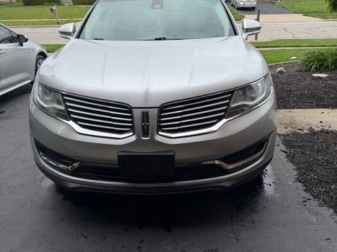 Used 2016 Lincoln MKX Reserve w/ Climate Package AWD/4WD image 2