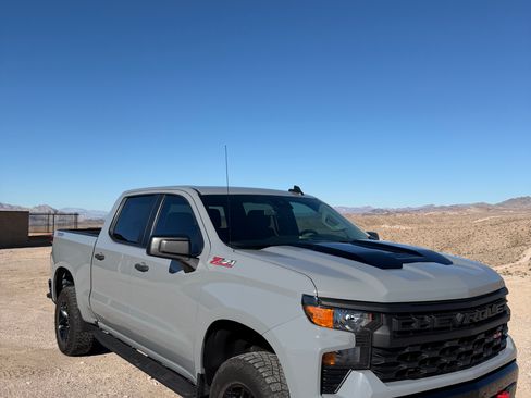 Used 2024 Chevrolet Silverado 1500 Custom Trail Boss image 1