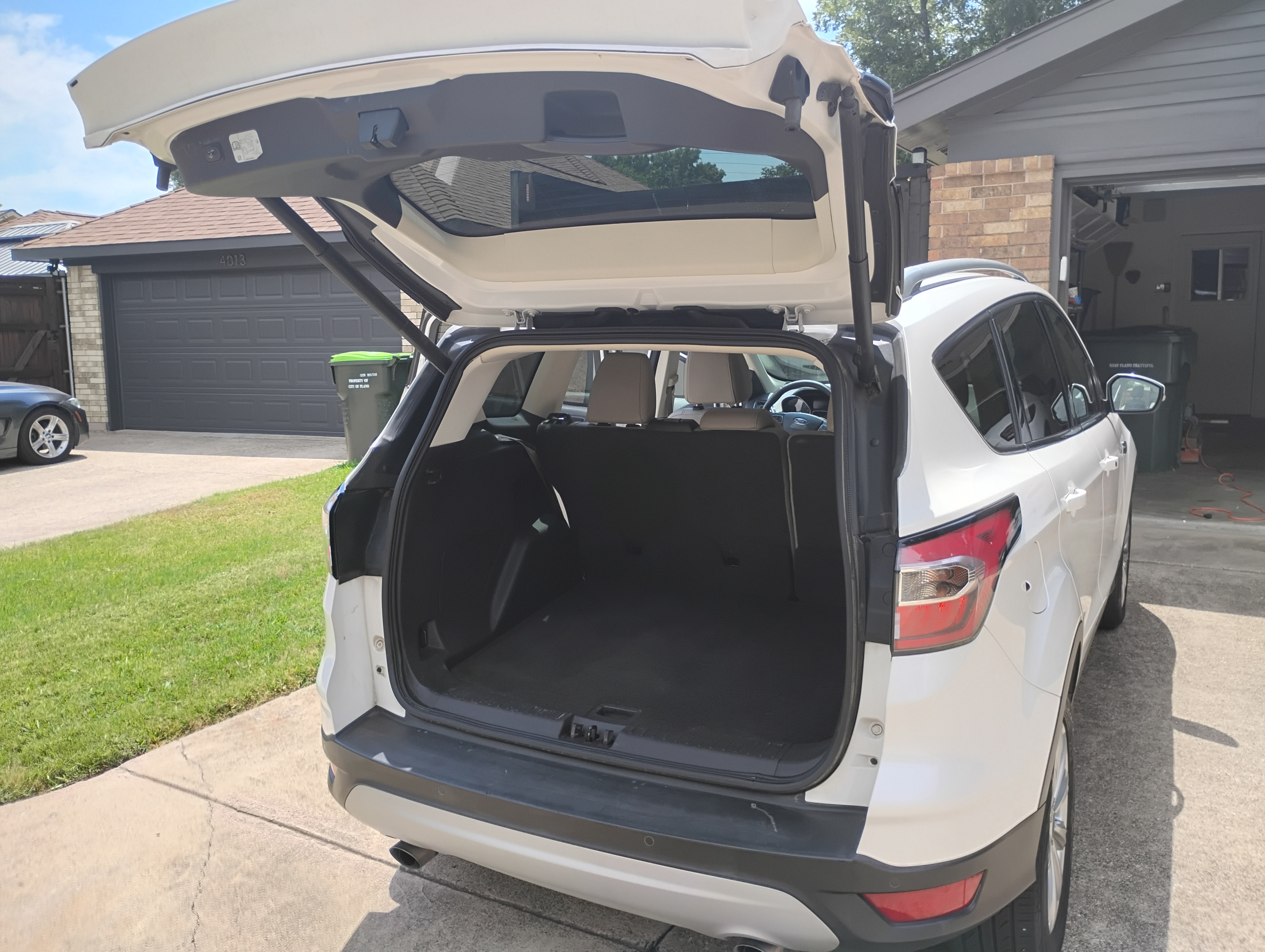 Used 2017 Ford Escape Titanium FWD image 6