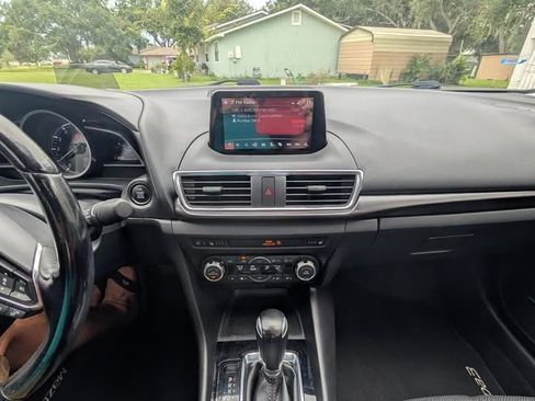 Used 2018 MAZDA MAZDA3 Grand Touring w/ Premium Equipment Package FWD image 14