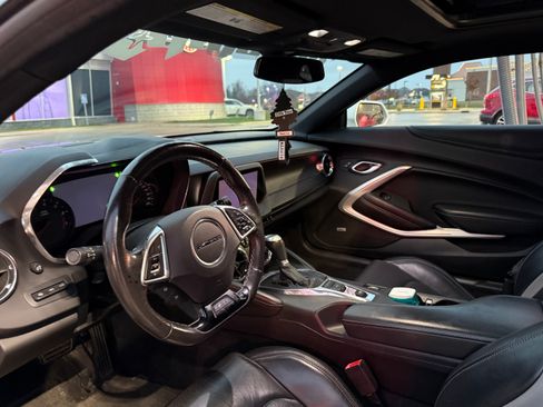 Used 2017 Chevrolet Camaro SS image 11