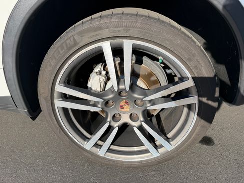 Used 2012 Porsche Cayenne S AWD/4WD image 23