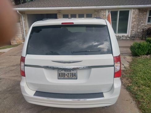 Used 2012 Chrysler Town & Country Touring w/ Entertainment Group #1 image 3