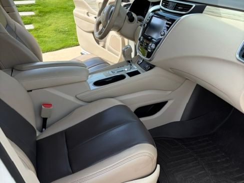 Used 2018 Nissan Murano SV FWD image 14