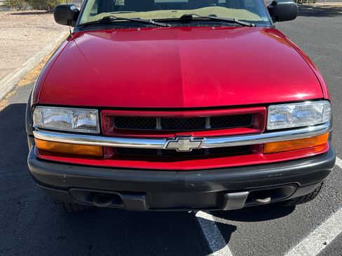 Used 1998 Chevrolet S10 Pickup LS w/ Preferred Equipment Group AWD/4WD image 2