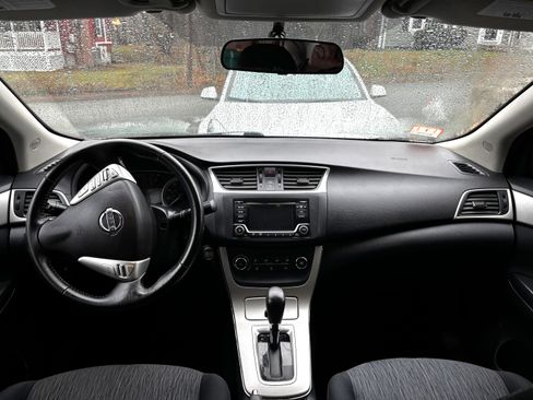Used 2015 Nissan Sentra SV image 9