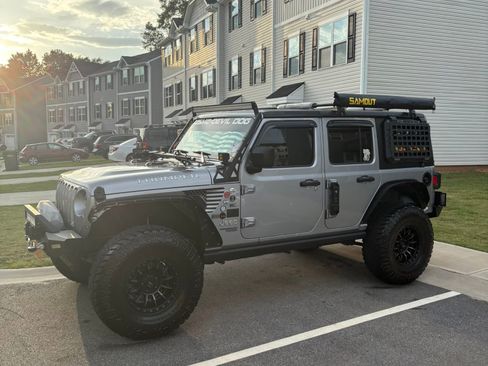 Used 2018 Jeep Wrangler Unlimited Sport image 6