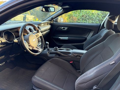 Used 2016 Ford Mustang Coupe RWD image 6