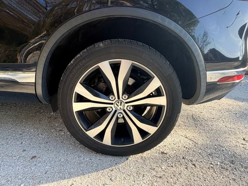 Used 2017 Volkswagen Touareg Wolfsburg Edition image 15