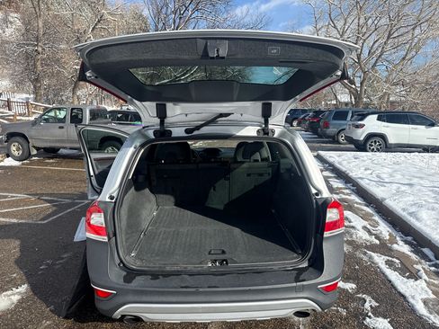 Used 2015 Volvo XC70 T6 w/ Proximity Package image 25