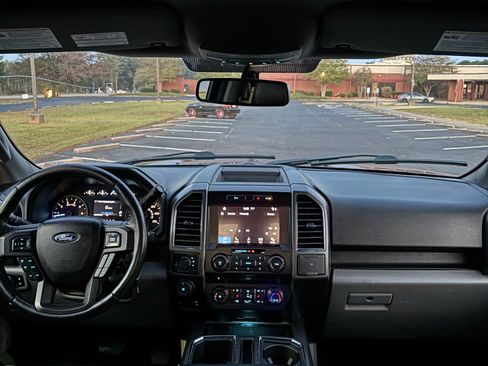 Used 2018 Ford F150 XLT w/ Equipment Group 302A Luxury image 13