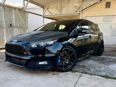 Used 2016 Ford Focus ST w/ Equipment Group 402A image 1