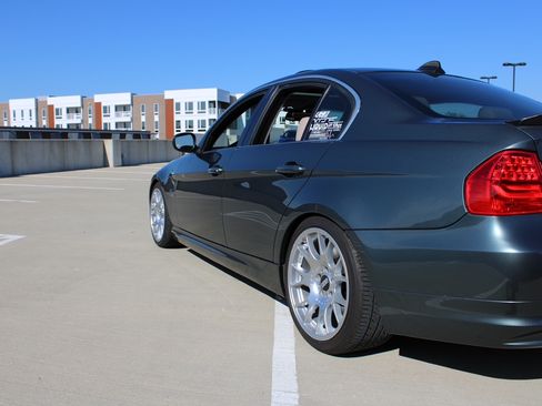 Used 2009 BMW 335i xDrive Sedan image 2