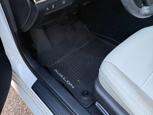 Used 2017 Toyota Avalon XLE Plus w/ All Weather Liner Package image 12