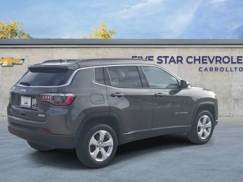 Used 2018 Jeep Compass Limited w/ Navigation Group AWD/4WD image 2