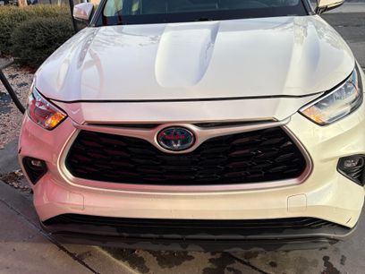 Used 2020 Toyota Highlander XLE