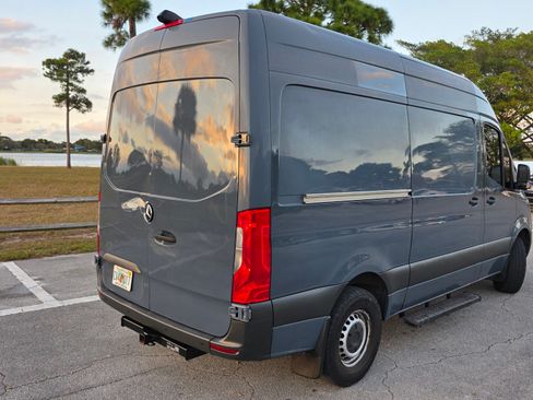 Used 2019 Mercedes-Benz Sprinter 144 image 6