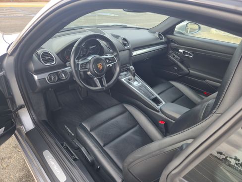 Used 2019 Porsche 718 Cayman image 16