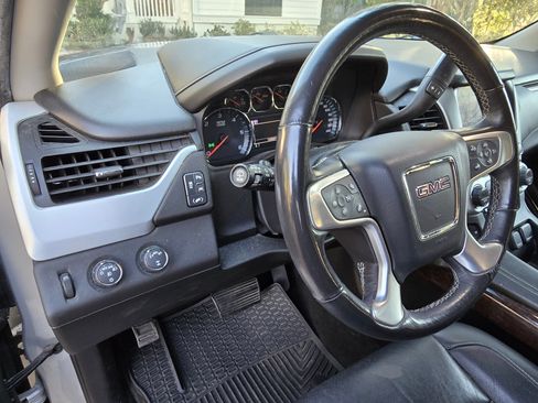 Used 2018 GMC Yukon XL SLT w/ Open Road Package image 12