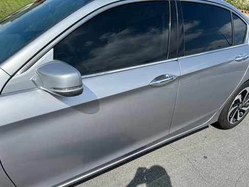 Used 2017 Honda Accord EX-L image 11