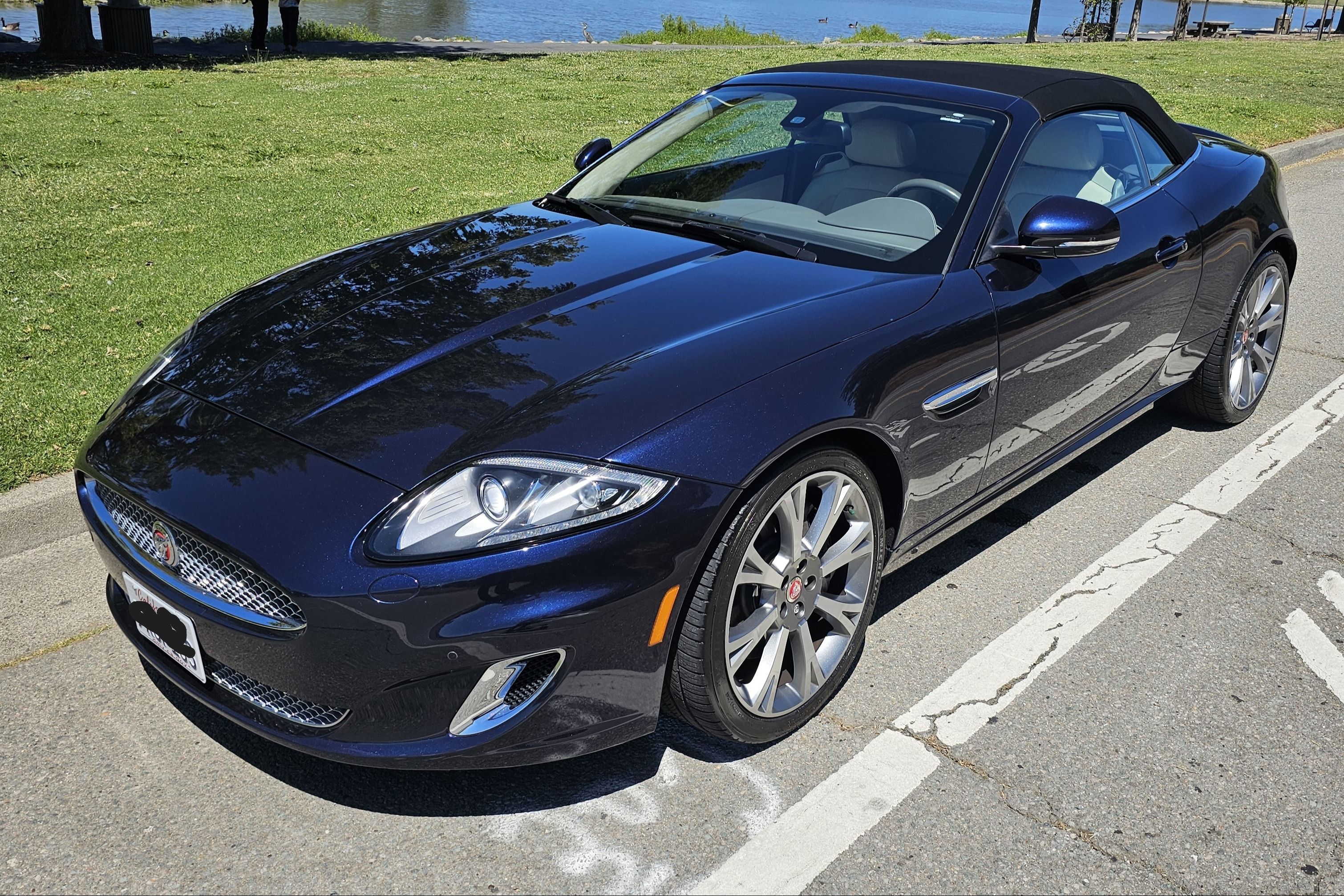 Used 2014 Jaguar XK Convertible RWD image 11