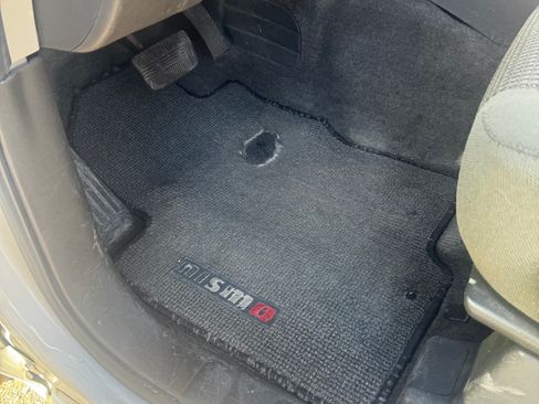 Used 2005 Nissan Frontier NISMO w/ (J01) Sunroof Pkg image 10