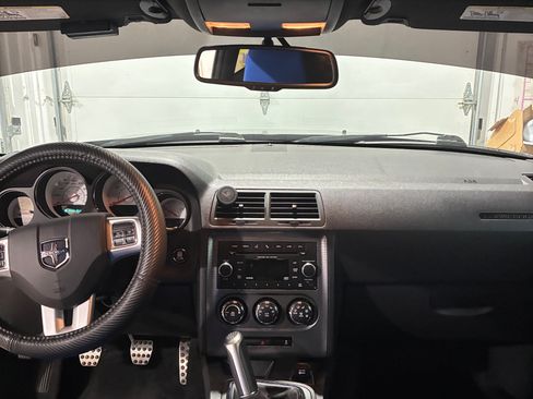 Used 2014 Dodge Challenger R/T RWD image 6