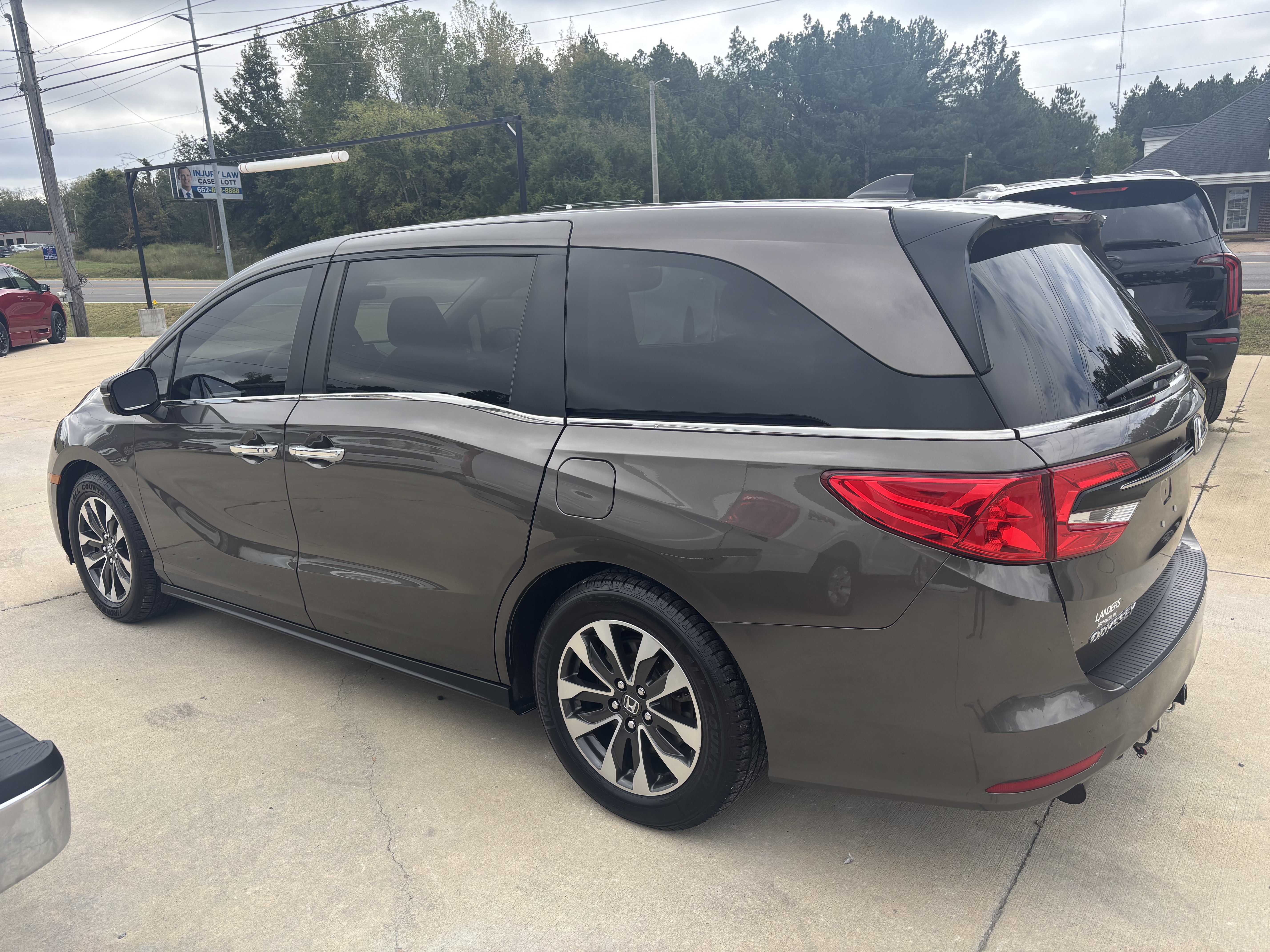 Used 2021 Honda Odyssey EX-L image 2