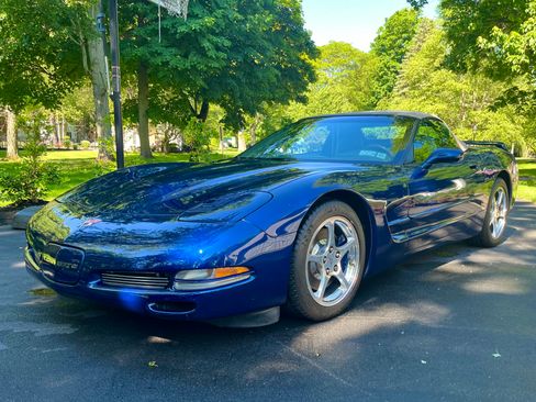 Used 2004 Chevrolet Corvette Convertible w/ Preferred Equipment Group RWD image 4