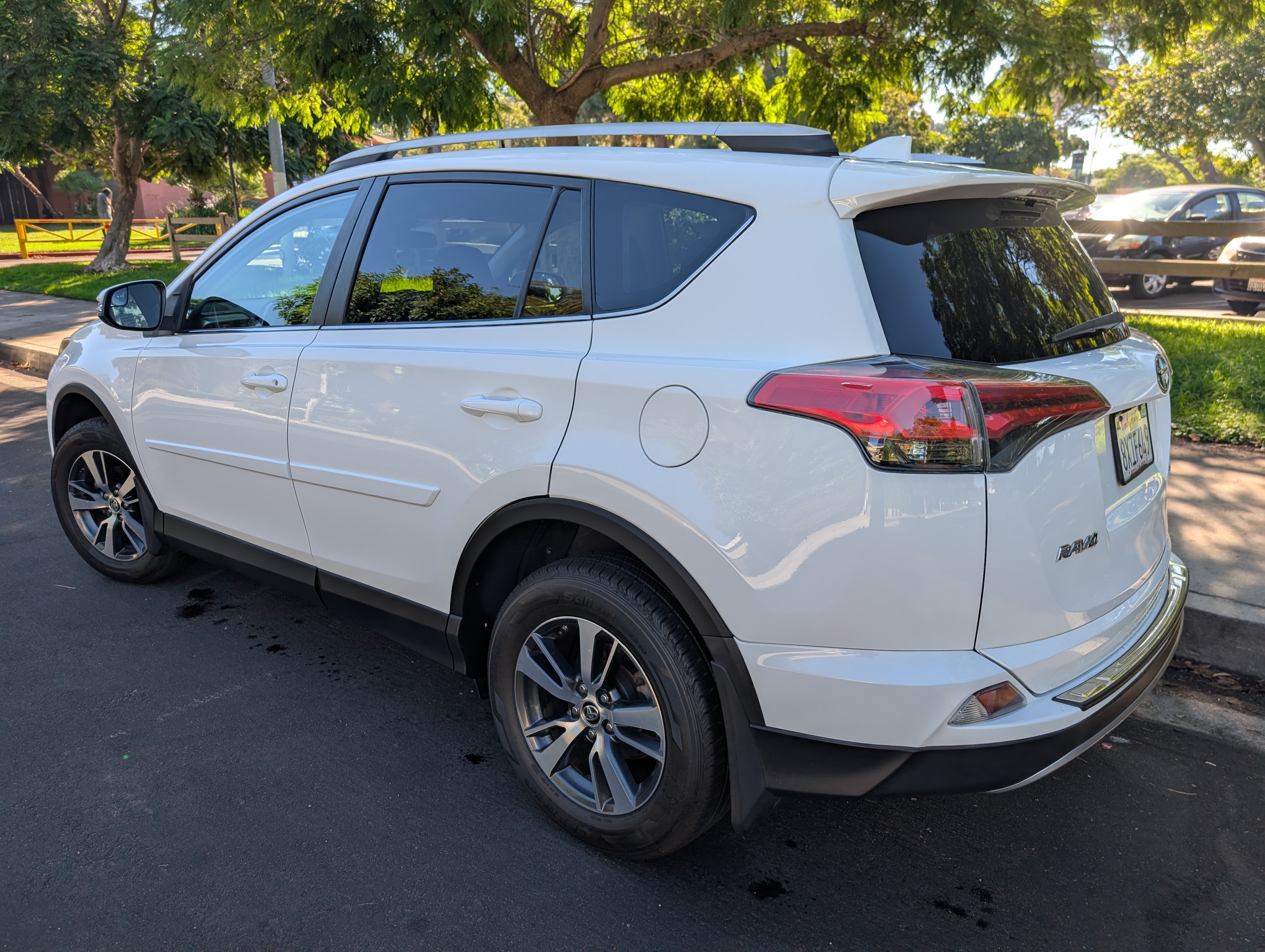 Used 2017 Toyota RAV4 XLE w/ All Weather Liner Package FWD image 9