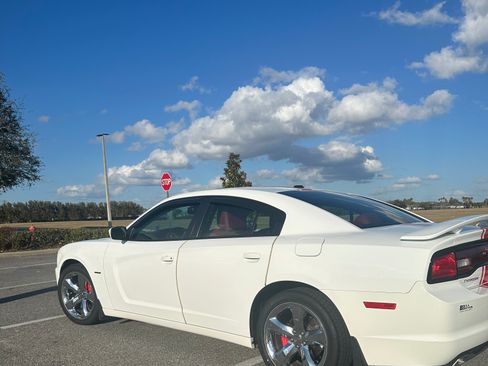 Used 2014 Dodge Charger R/T image 2