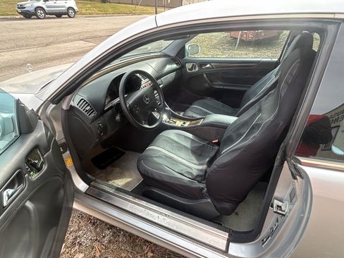 Used 2001 Mercedes-Benz CLK 430 Coupe image 11