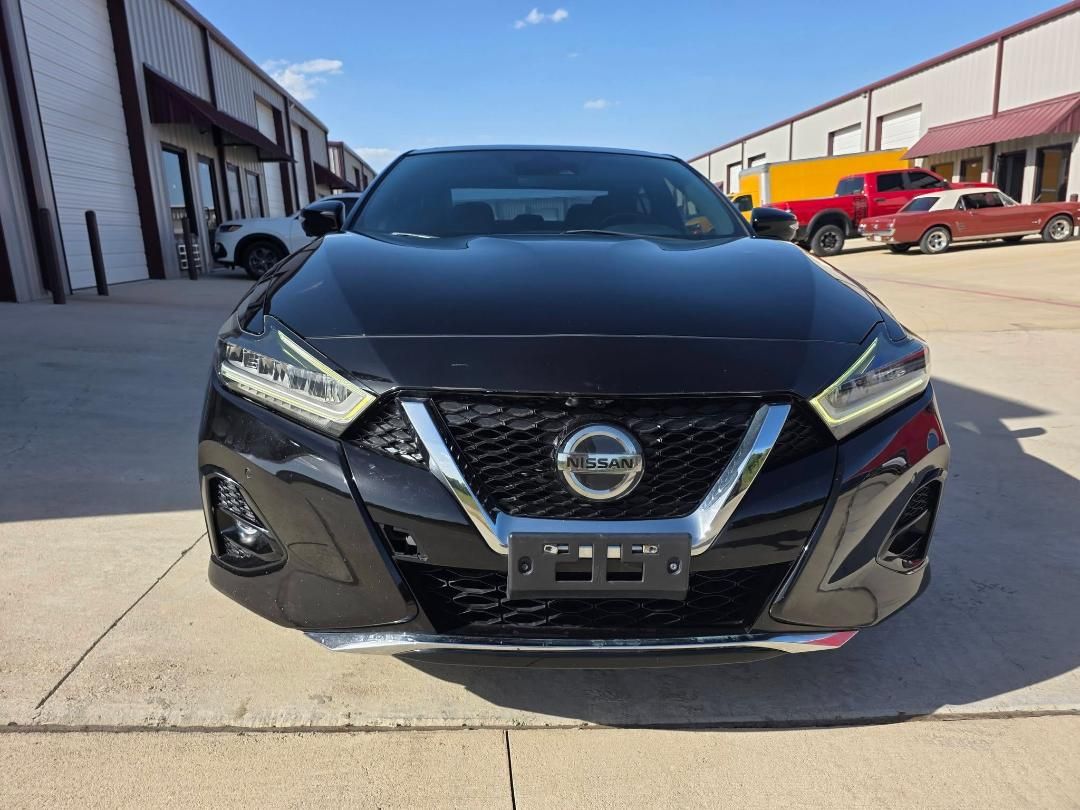 Used 2020 Nissan Maxima SR w/ Sport Mat Group FWD image 2