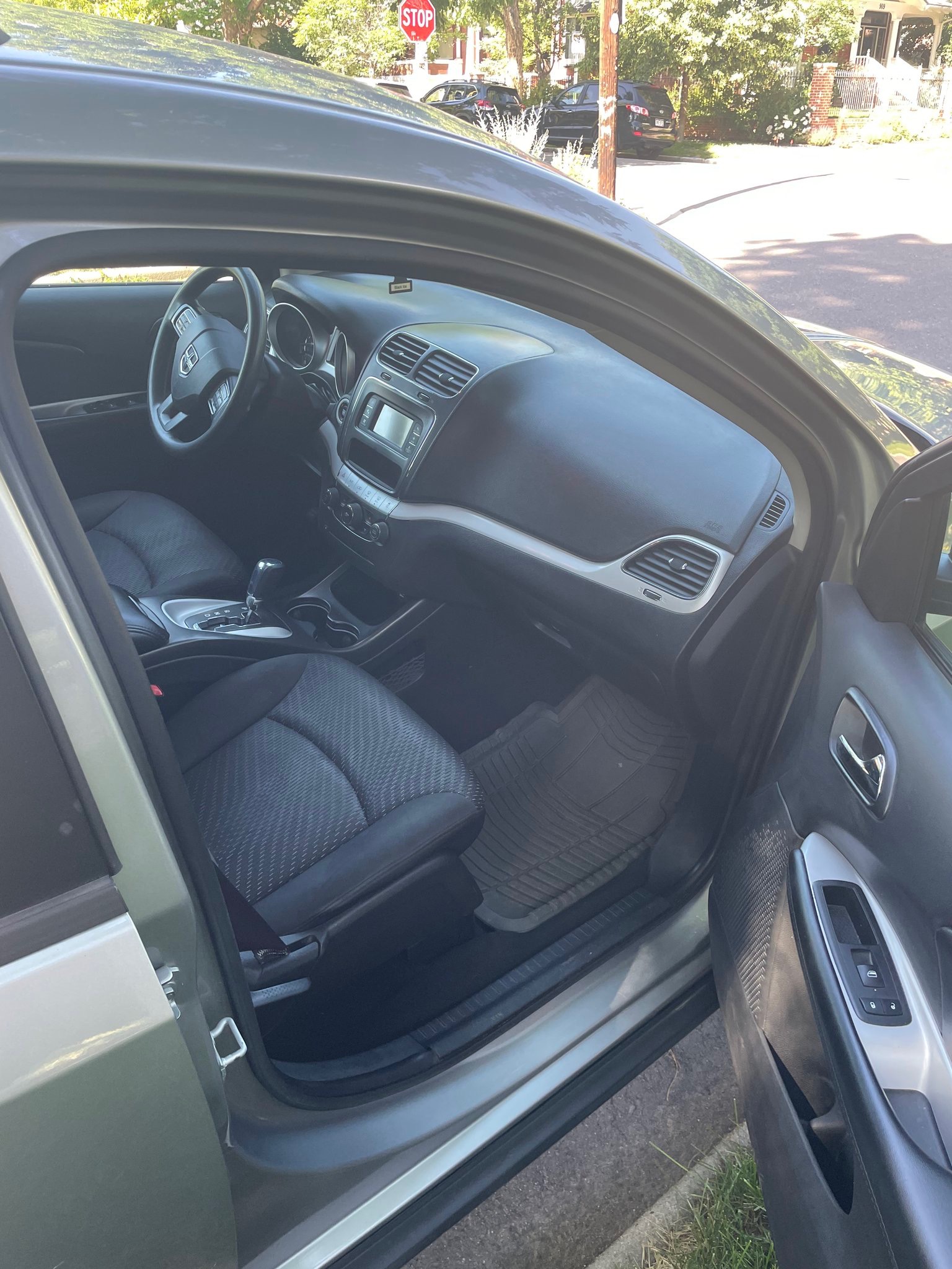 Used 2019 Dodge Journey SE FWD image 17