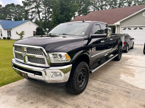 Used 2016 RAM 2500 Laramie AWD/4WD image 2