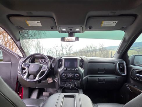 Used 2020 Chevrolet Silverado 1500 LT Trail Boss image 8