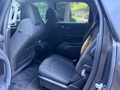 Used 2016 GMC Acadia SLE AWD/4WD image 26