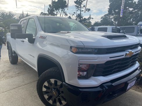 Used 2024 Chevrolet Silverado 2500 Custom w/ Custom Value Package AWD/4WD image 1