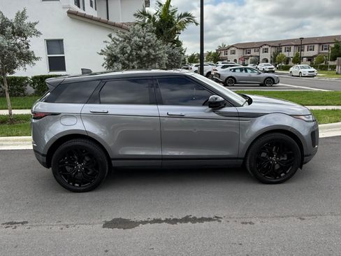 Used 2020 Land Rover Range Rover Evoque SE image 4