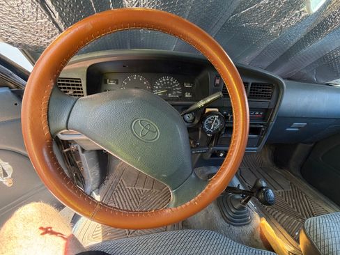 Used 1994 Toyota Pickup DX AWD/4WD image 6