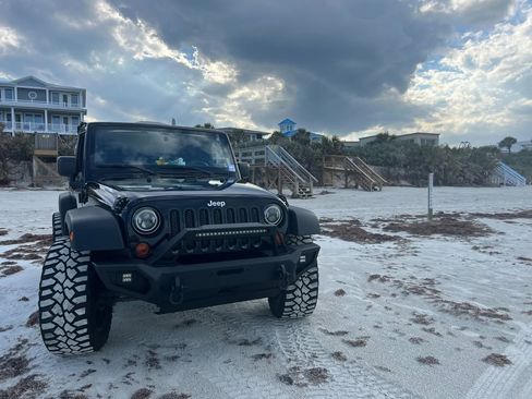 Used 2013 Jeep Wrangler Sport AWD/4WD image 10