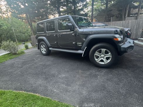 Used 2021 Jeep Wrangler Unlimited Sport AWD/4WD image 2