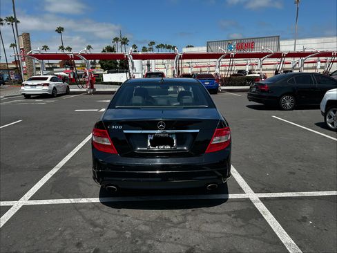 Used 2011 Mercedes-Benz C 300 Sedan image 4
