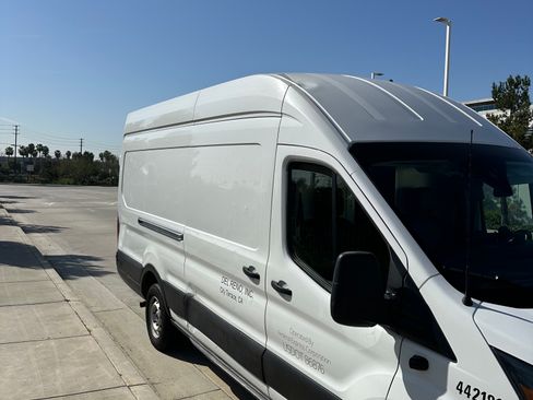 Used 2020 Ford Transit 250 148 High Roof Extended image 4